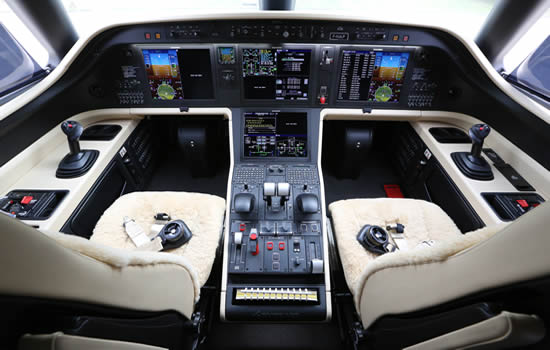 Praetor 600 flight deck