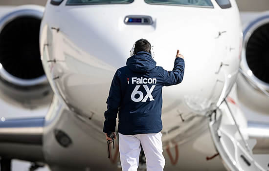 Falcon 6X completes maiden flight