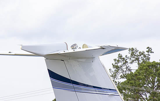 The Plane Simple Ku-band tail mount antenna installed on SD Gulfstream aircraft for validation.