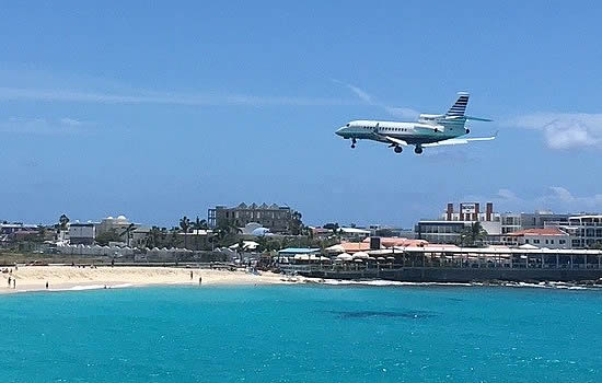 A managed ExecuJet aircraft lands at St. Maarten.