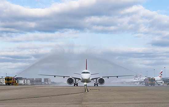 Embraer E190-E2 makes first commercial flight into London City Airport
