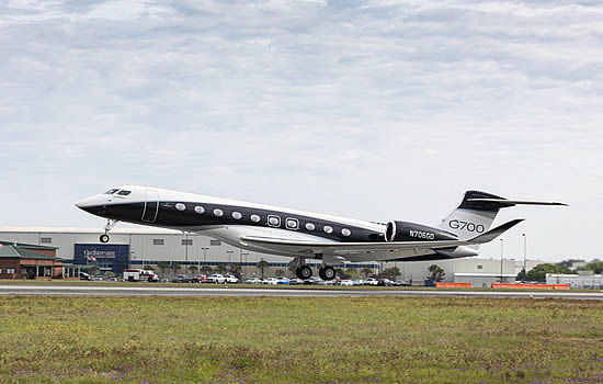 The fully outfitted Gulfstream G700 on its first flight.