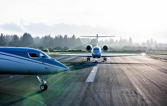 Gulfstream G500 and G600 demonstrate steep approach, celebrate certification milestones