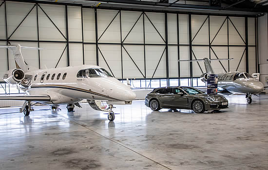 SaxonAir showcased its charter fleet in Hangar 2, London Biggin Hill Airport.  Porsche Norwich supported the industry event.