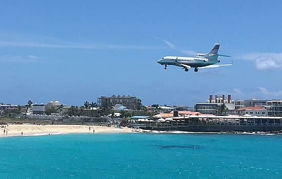 A managed ExecuJet aircraft lands at St. Maarten