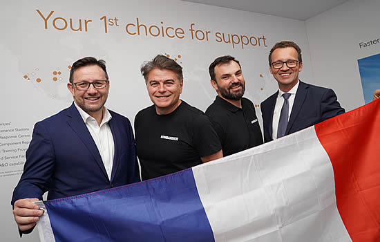 (L to R): Anthony Cox, Vice President, Customer Support, Bombardier; Mobile Response Team Engineers Pietro Iacubino and Sylvain Moratille; and Guillaume Landrivon, Vice President, Smart Services and Programs.