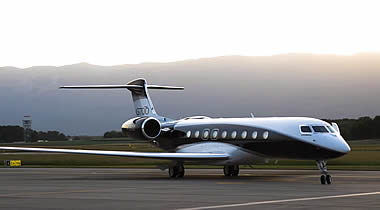 The G700 arriving at Geneva Airport for EBACE debut.