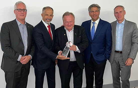 (L to R): Kurt Edwards, IBAC Director General; Ali Ahmed Alnaqbi, IBAC Governing Board Chairman; Leo Knaapen, Bombardier, Chief, Industry Affairs; Athar Husain Khan, EBAA Secretary-General; Juergen Wiese, EBAA Chairman.