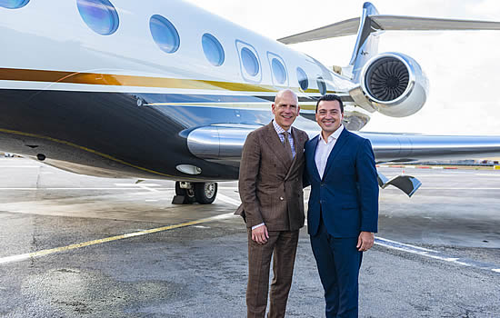 Flexjet CEO Michael Silvestro (left) with Transport Minister Aaron Farrugia.