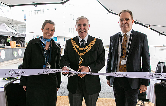 The Mayor of Solihull, Counsellor Ken Meeson, along with Emma Woodcraft, General Manager for Signature Birmingham and John-Angus Smith, Managing Director for Signature EMEA cut the ribbon in front of invited guests.