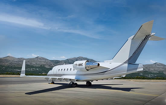 On the San Marino registry this Bombardier Challenger 604 is managed by Luxaviation UK