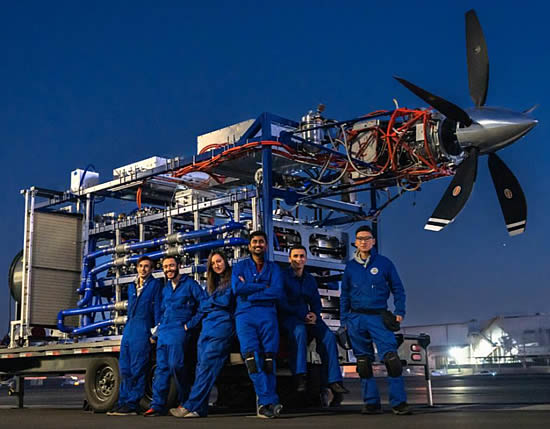 Universal Hydrogen's team of experts and the specialized Hartzell prop mated to a magniX-series electric propulsion system.