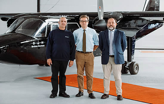 (L to R) Pete Dowers- New Production Manager, Bob Seely MP for Isle of Wight and William Hynett- CEO of Britten-Norman.