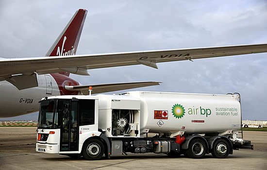 Air bp fuels first ever 100% SAF transatlantic flight by a commercial airline.