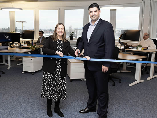 Anna Montanuy, SD Regional Director Europe and Dave Falberg, SD Vice President International, officially open the new Basel office. 