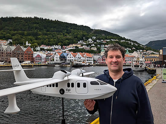 Eric Lithun with the Noemi model in Gotland.