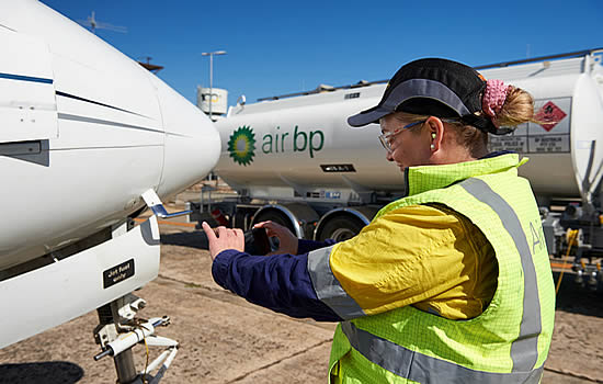Air bp celebrates one million ‘safe2go’ overwing refuellings Air bp celebrates one million ‘safe2go’ overwing refuellings