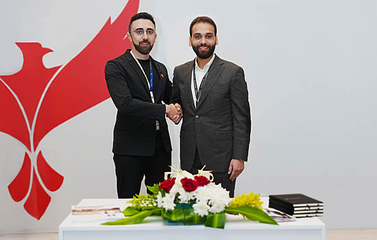 Mohamad Hadid Chairman of HADID (left) with Wissam Mehyou Chairman of IAE.