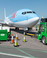 Hydrogen AircraftUK’s first hydrogen-powered live aircraft turnaround takes place at Exeter Airport