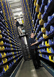 Bombardier celebrates 20 years of excellence at Chicago and Frankfurt Parts Hubs