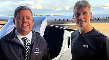 4Air’s Adam Twidell and Synergy Flight Training’s Glen Heavens.