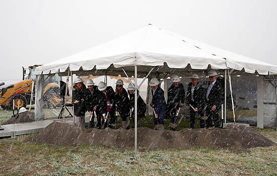 Pilatus breaks Ground on delivery, manufacturing and engineering facility in Colorado
