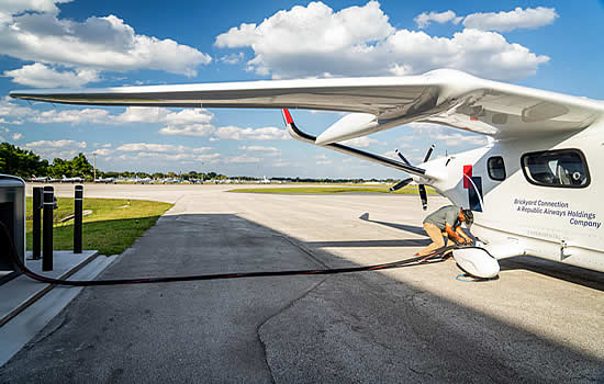 Signature leads landmark electric regional flight demonstrations across Florida