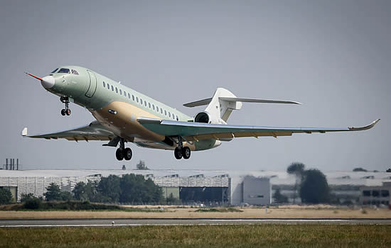 Dassault Falcon 10X makes maiden flight