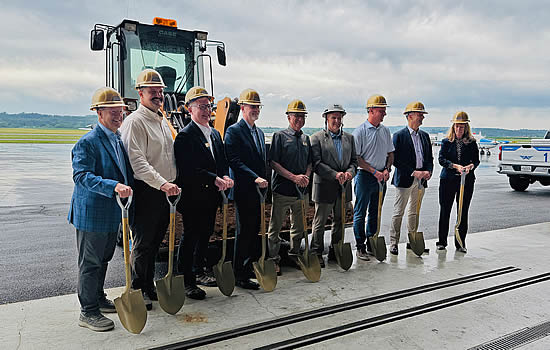 Frederick City Mayor Michael O’Connor; Airport Manager Andrew Moore; Richard Griffin, Director of Economic Development; Randy Sibold, CEO of Warner Construction; and Kenny Hinkes, CEO of High Flying Hangars, were on hand to commemorate the first turn of the shovel for the new hangar community at Frederick | Photo: Stephen Yeates/High Flying Hangars. Frederick City Mayor Michael O’Connor; Airport Manager Andrew Moore; Richard Griffin, Director of Economic Development; Randy Sibold, CEO of Warner Construction; and Kenny Hinkes, CEO of High Flying Hangars, were on hand to commemorate the first turn of the shovel for the new hangar community at Frederick | Photo: Stephen Yeates/High Flying Hangars.