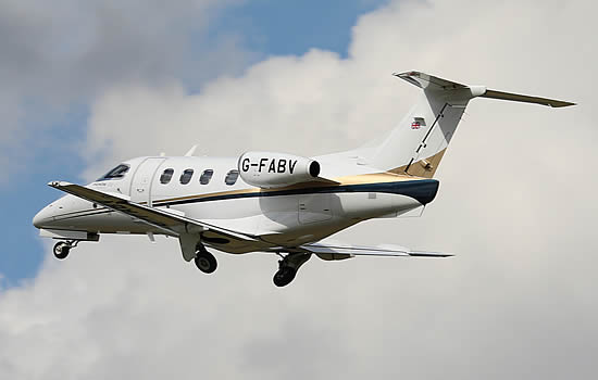 Embraer Phenom 100 (G-FABV).