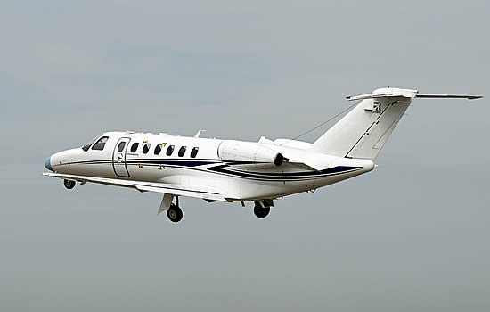 The Citation CJ3 Gen3 features a maximum range of 2,040 nm and a maximum payload of 2,135 pounds. With standard seating for up to 10 occupants and a 1,000-pound baggage capacity, the aircraft offers excellent range, payload and superior field performance to enable pilots to achieve a variety of missions. The Citation CJ3 Gen3 features a maximum range of 2,040 nm and a maximum payload of 2,135 pounds. With standard seating for up to 10 occupants and a 1,000-pound baggage capacity, the aircraft offers excellent range, payload and superior field performance to enable pilots to achieve a variety of missions.