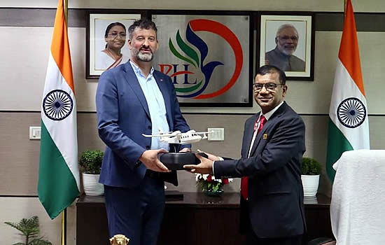 Eric Lithun, Founder and CEO NOEMI Aerospace (left) with Sunil Kumar Nagdawne, Chairman & Managing Director, Pawan Hans Ltd.