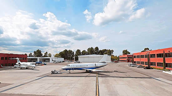 Signature expands operations at Van Nuys with acquisition of Castle & Cooke Signature expands operations at Van Nuys with acquisition of Castle & Cooke