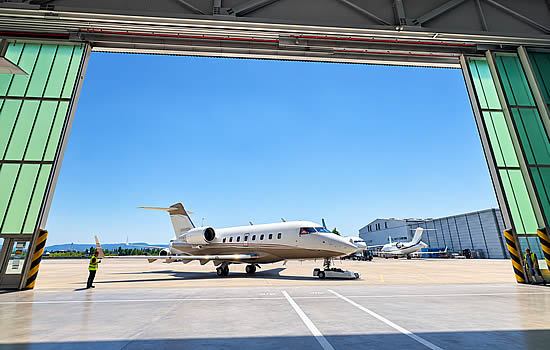 Bombardier Challenger 604 Bombardier Challenger 604