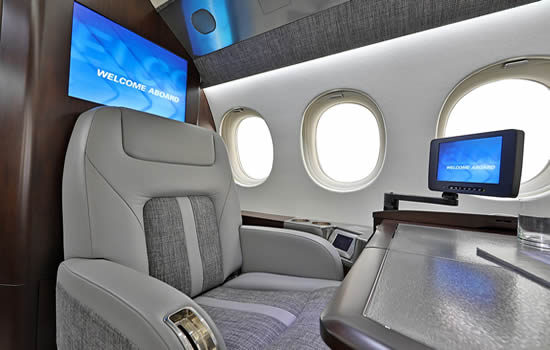 Falcon 7X cabin